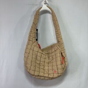 💆🏻‍♀️ nwt Wantables tan and orange pucker shoulder bag